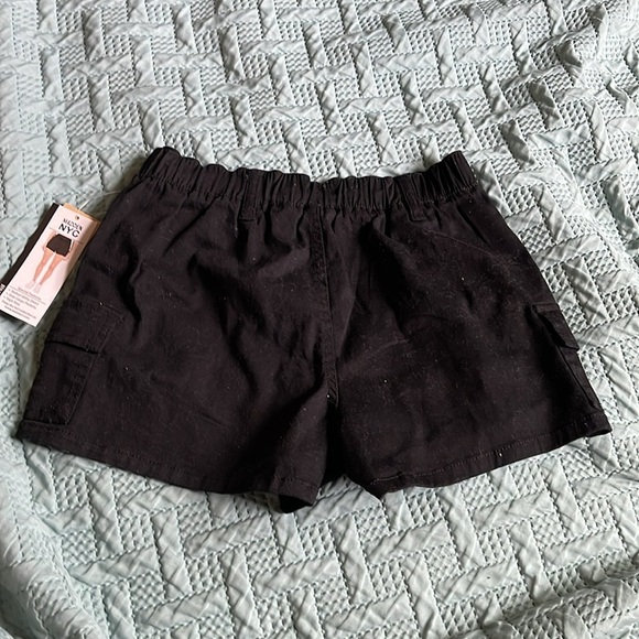 Madden NYC Elastic Waist Cargo Jean Shorts - Picture 5 of 6